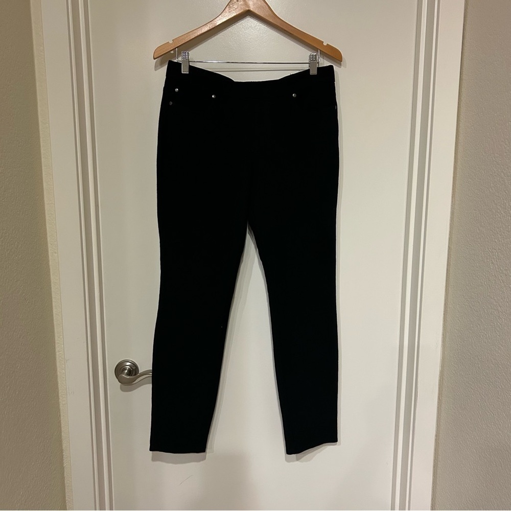 Eileen Fisher Corduroy Legging Pants
Black Size Medium Pull On comfy